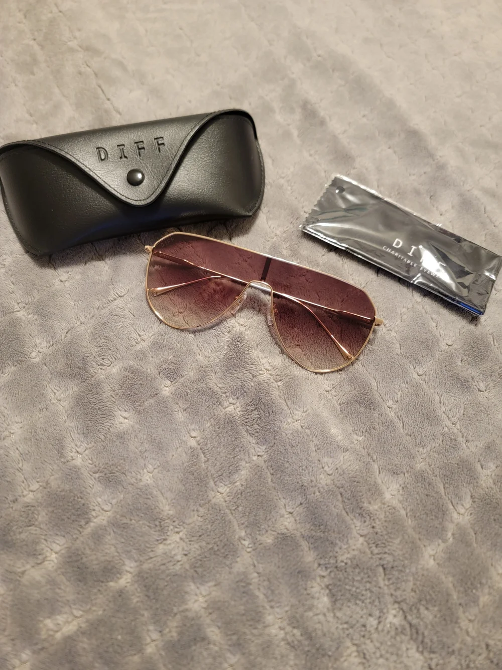 Diff Dash Shield Gold with Brown Gradient Lenses (Nwot)